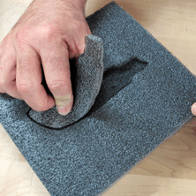 Bóc lớp top foam để lộ khoang